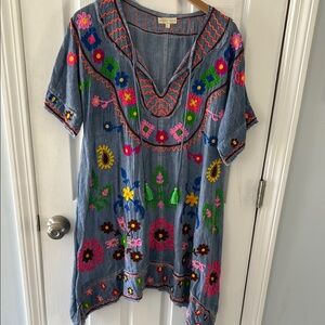 Embroidered Floral Tunic Top - Blue
